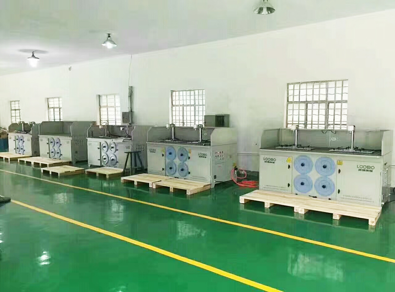 獨(dú)特設(shè)計(jì)，打磨除塵工作臺(tái)，滿(mǎn)足你的多種需求，讓您的工作更舒適